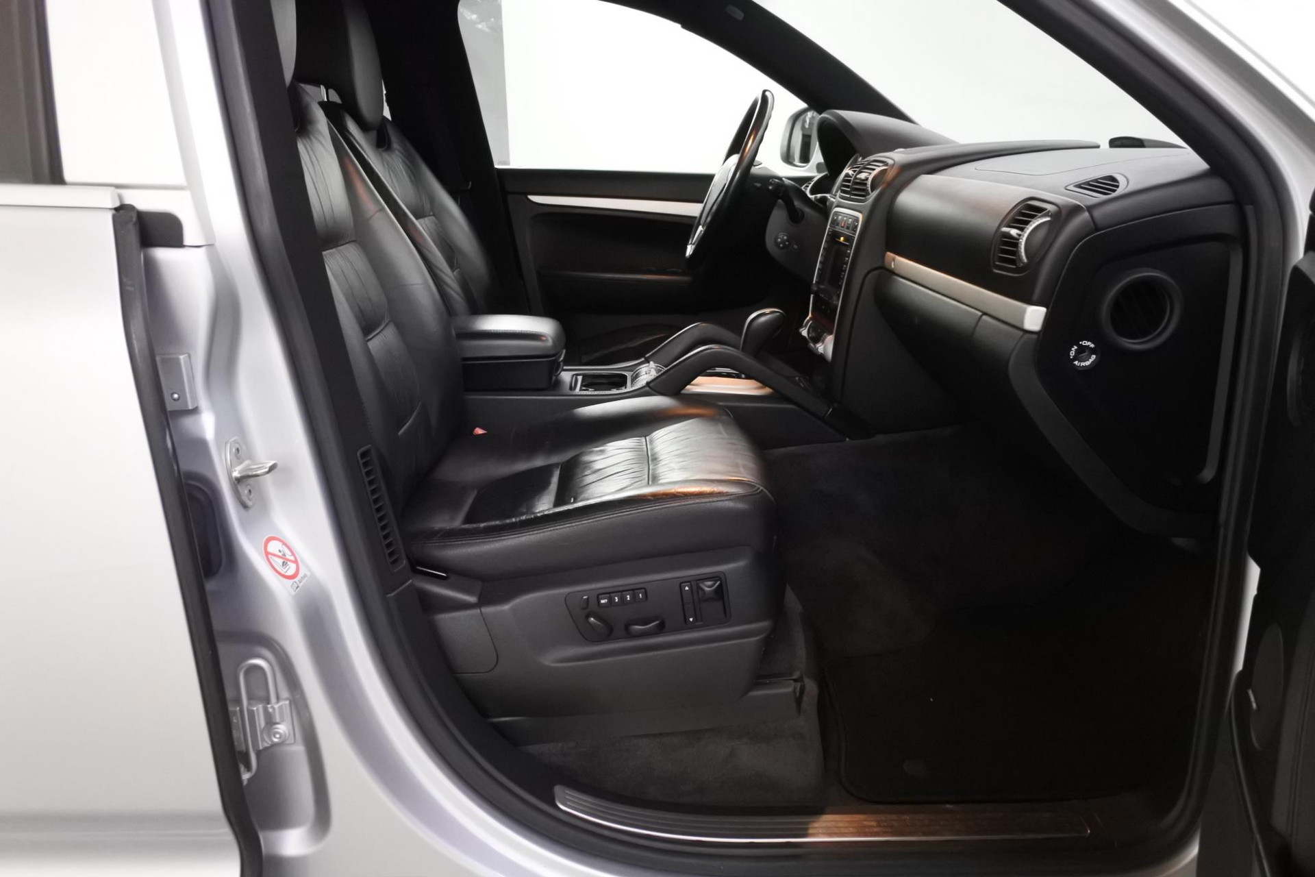 35647688-1-5.jpg