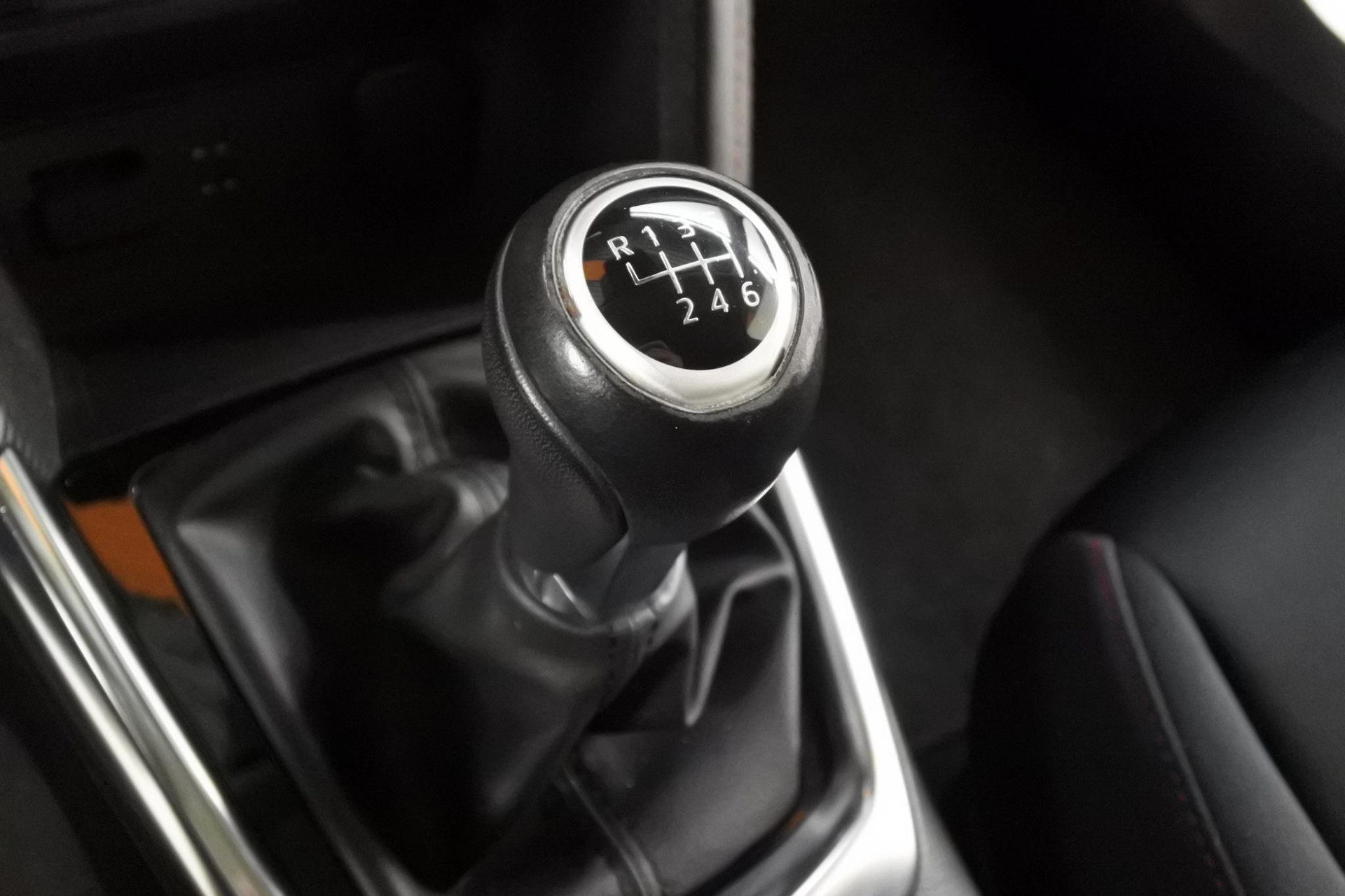 47544380-1-27.jpg